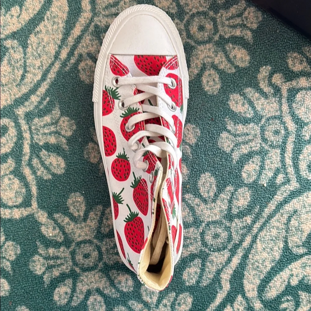 Converse Red and White Heart Print High-Top Sneakers - Picture 2 of 6